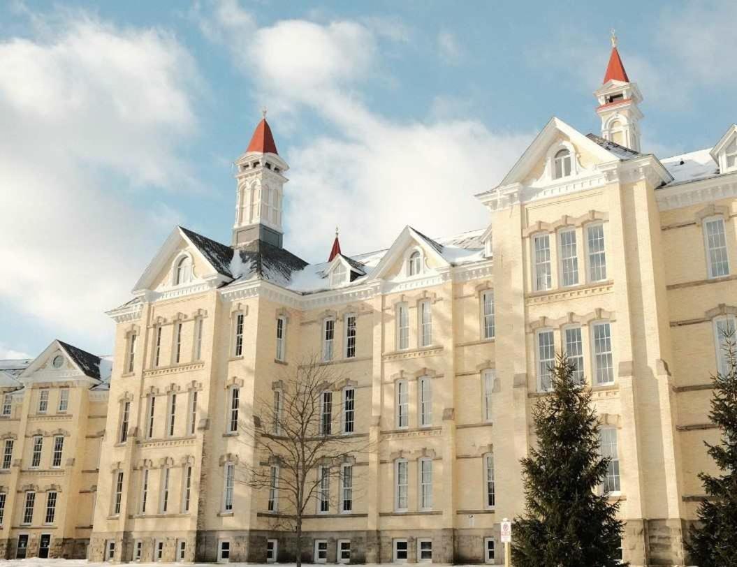 Condo On State Hospital Grounds! Τράβερς Σίτι Εξωτερικό φωτογραφία